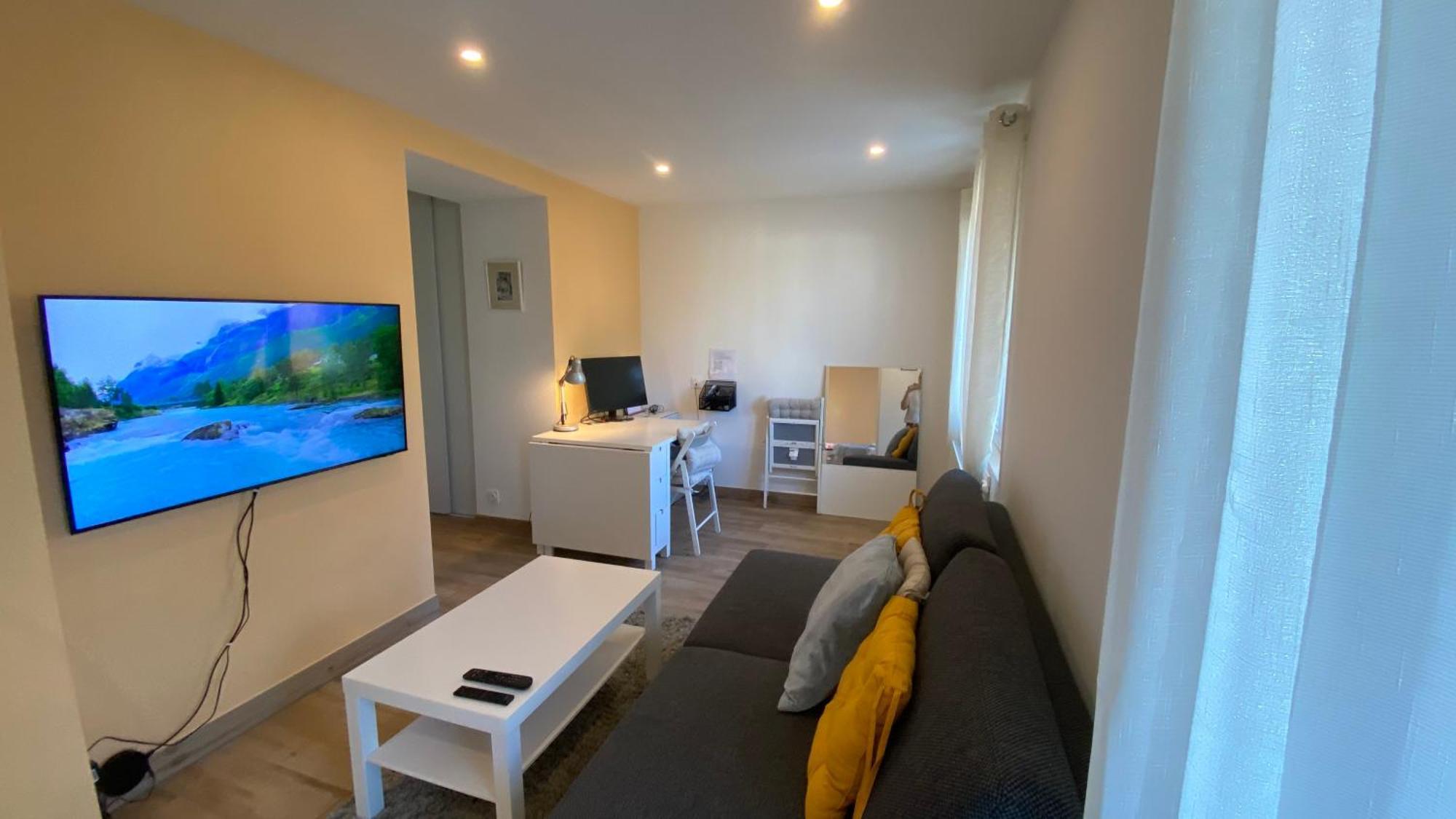 Modern And Well Done Flat Geneva - Self Check-in Apartment Saint-Genis-Pouilly
